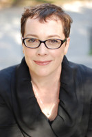 Medium_angwin-hedshot-74-e1386951650995