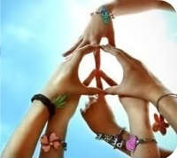 Medium_peace_hands