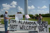 Medium_block_the_boat_tampa_30_aug_2014_tom_baur