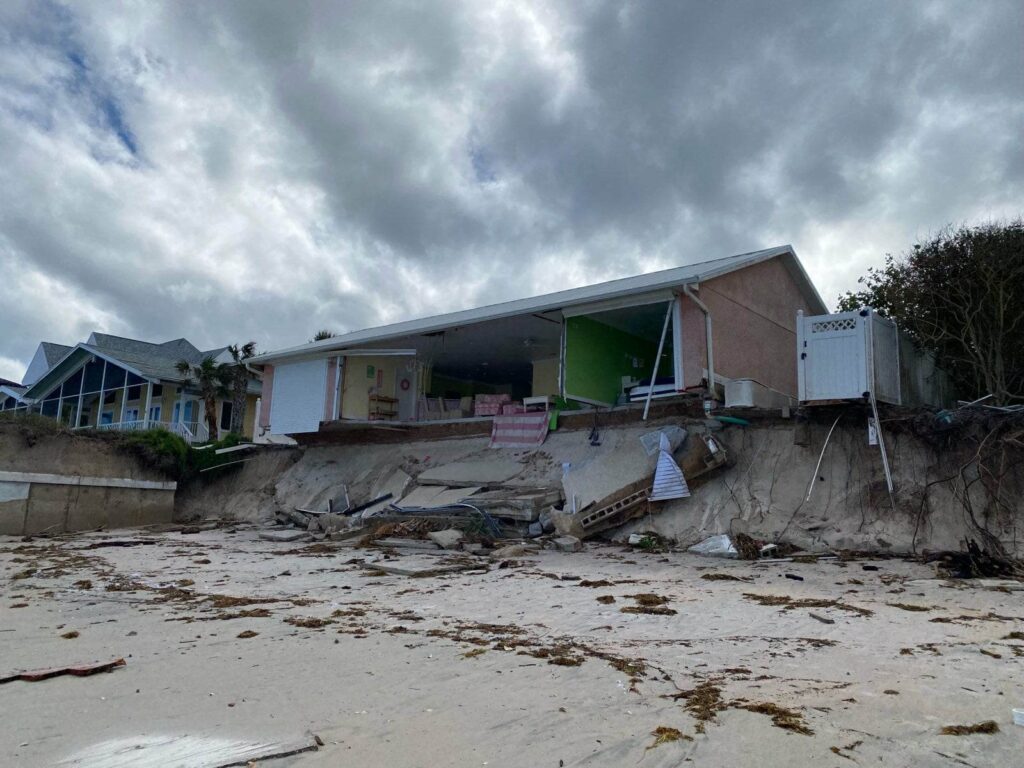 Hurricane Nicole brings power outages and erosion to Florida - WMNF 88.5 FM